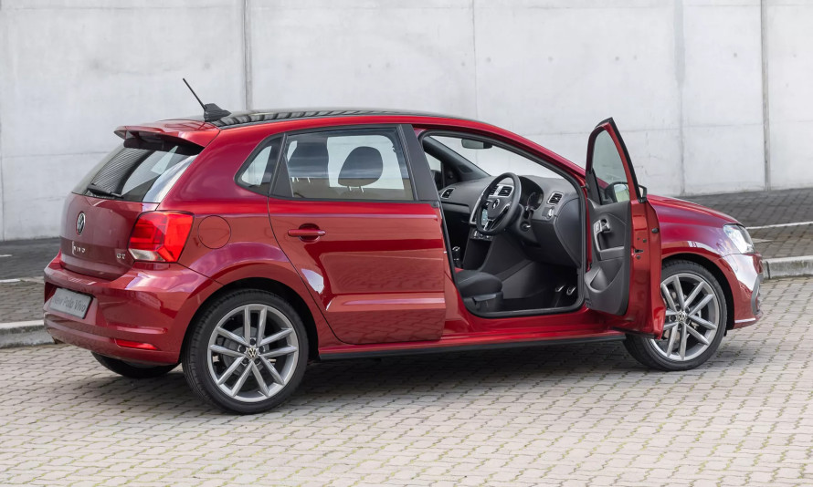 VOLKSWAGEN POLO VIVO 1.4 (5DR)