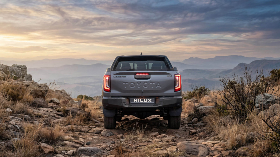 TOYOTA HILUX 2.4 GD-6 RB SR
