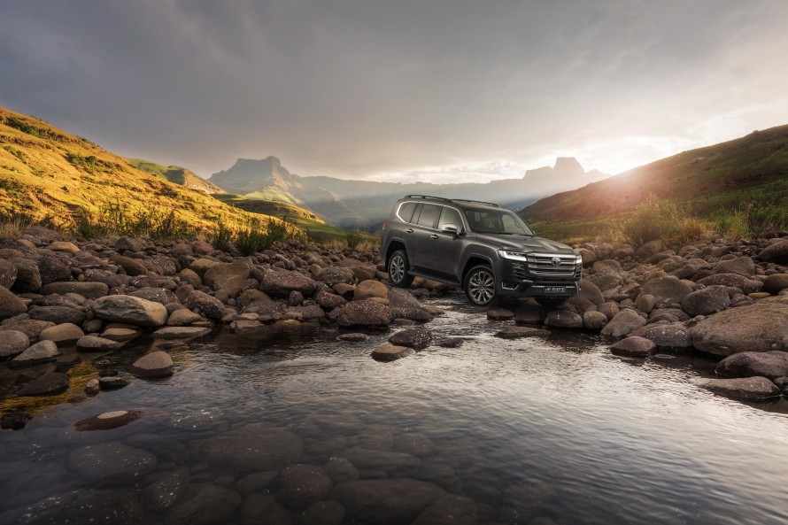 New Toyota Landcruiser 300 V6 3.3d Zx for Sale | Halfway Toyota Chobe