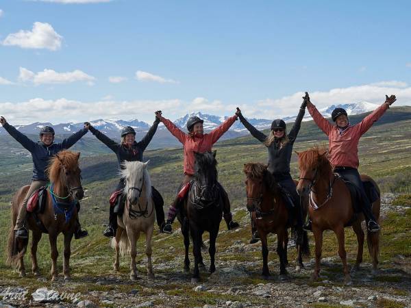 Hjerkinn Fjellstue og Fjellridning