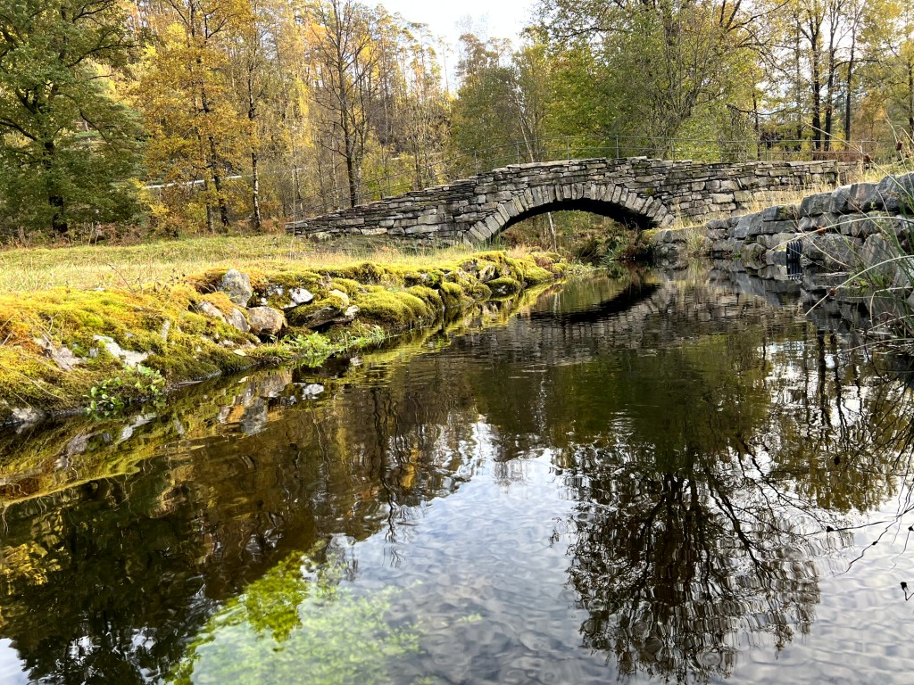 Norge si andre steinkvelvbru bygd i nyare tid finn ein på Nestunet