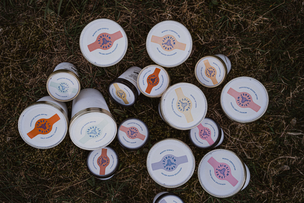 Me har fleire smakar med gelato is