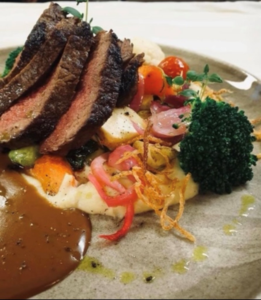 Nyt herlige retter fra vår restaurant