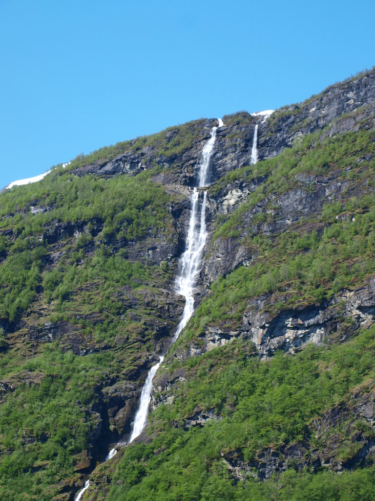 Utigardsfossen_Ramnefjellfossen