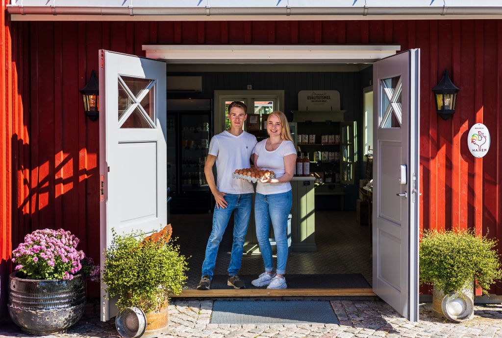 Henrik Møyland & Synnøve Aske driver og eier Møyland Gårdsbutikk, som ligger på Stigen Gård i Andebu