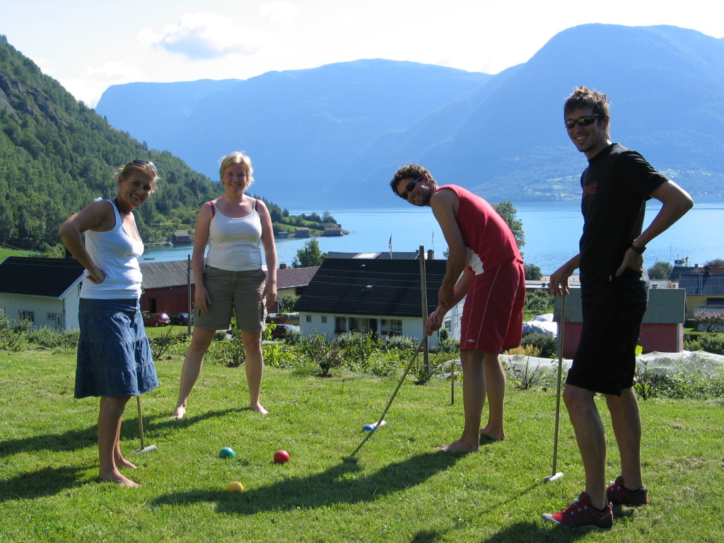 Vår 9-hulls Krokket - golf bane er populær og har god utsikt