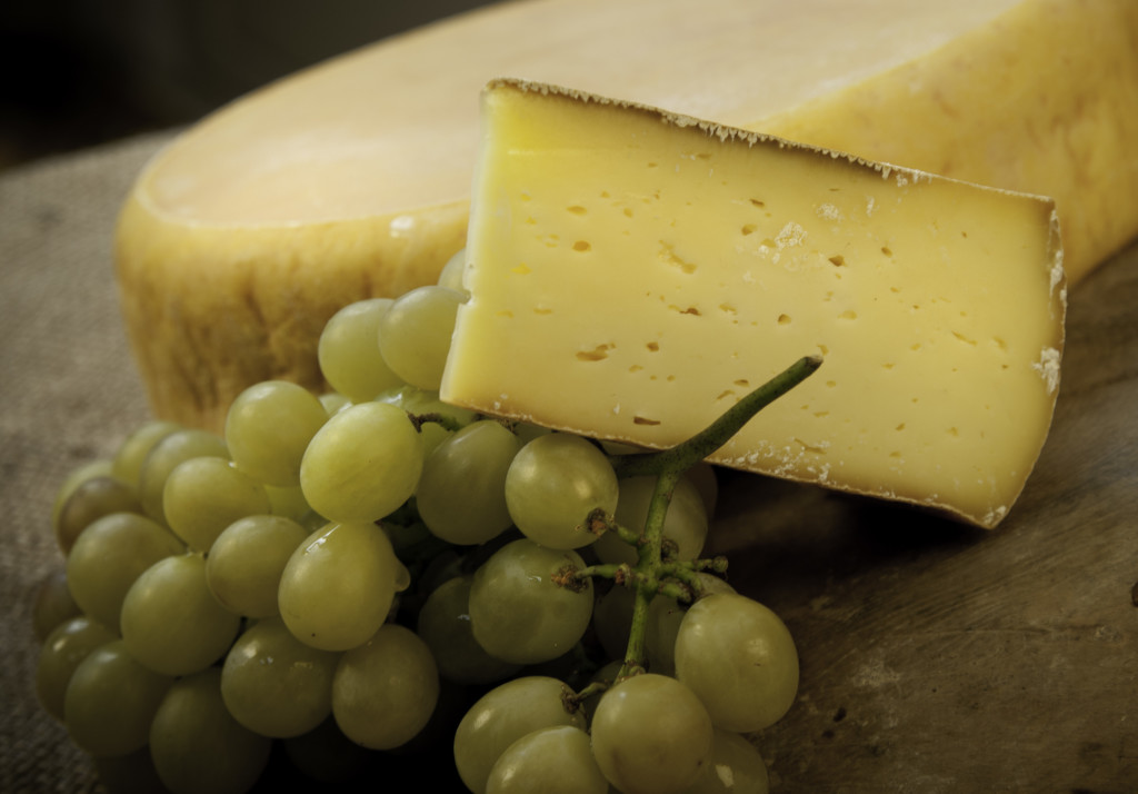 Høvding Sverre lagret. Serveres gjerne med noe søtt til - som honning, marmelade eller syltetøy. Nydelig sammen med nøtter og tørka frukt.