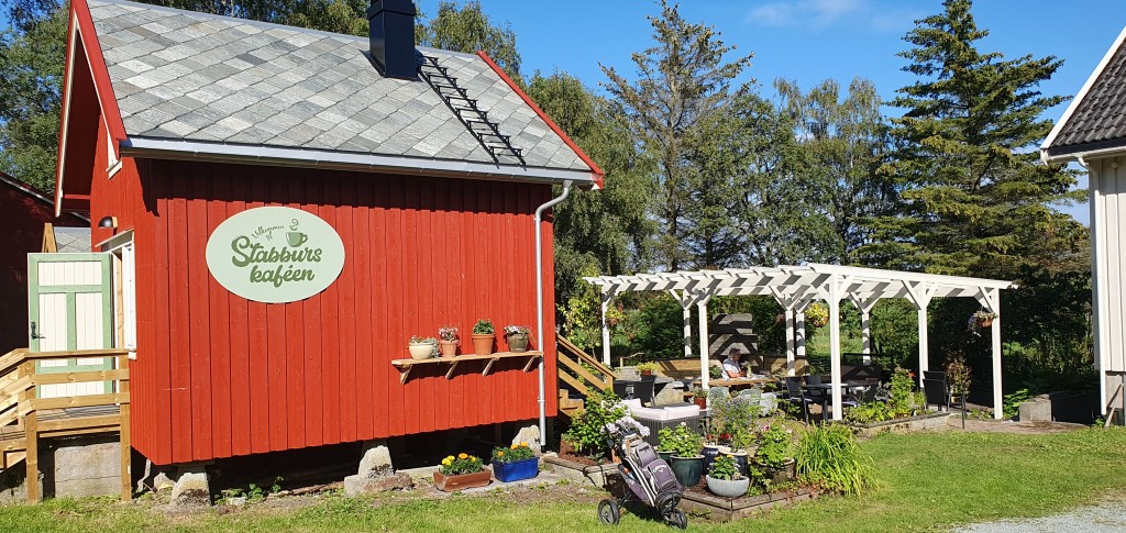 Stabburskafeen på Austrått. Sommeråpen hver dag fra 11.00 til 17.00 til 9.august.