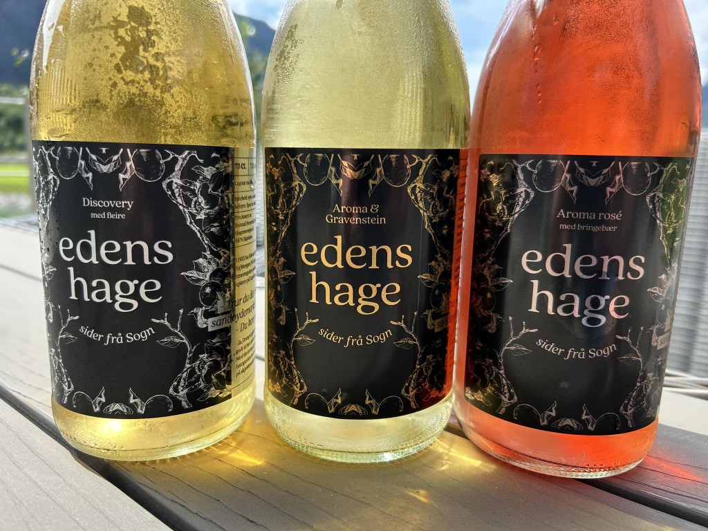 Me har forskjellige sidrar til sals, både klassisk norsk og smaksatt.
