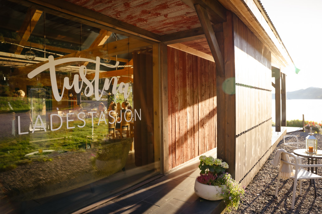 Velkommen til Tustna Ladestasjon - en ladestasjon for kropp og sjel!