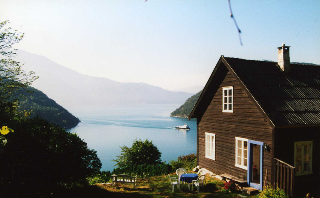 Utsikt fra vårt minste utleiehus, Hestehagen. Hestehagen har 4 sengeplasser.