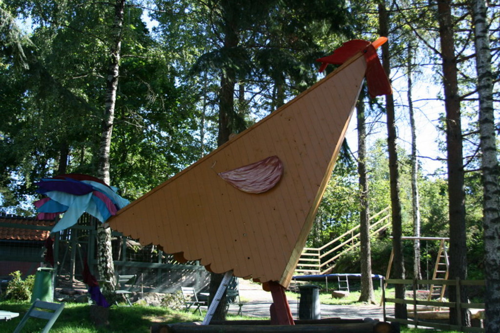 Hanen i barnas lekepark