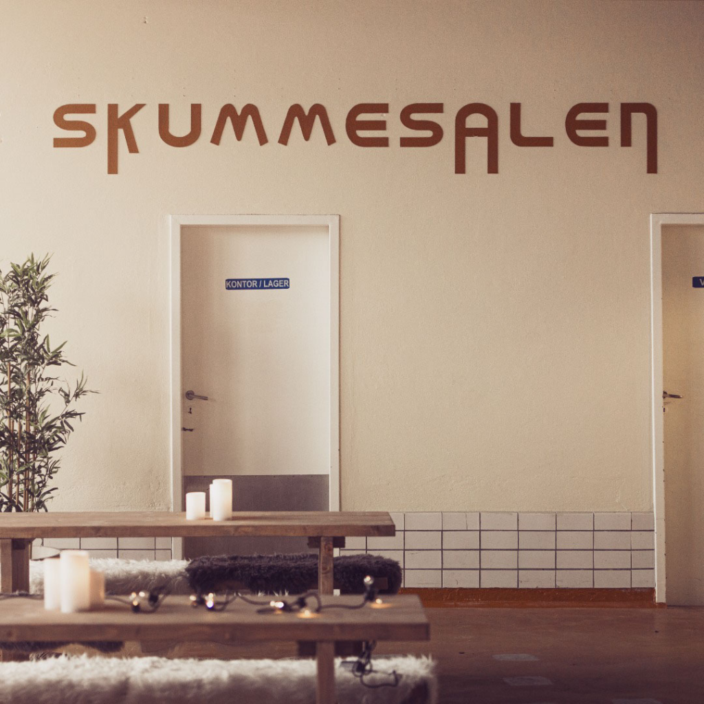 Skummesalen i det nedlagte TINE-anlegget er no opplevingslokale til Hardanger Bygdeysteri.