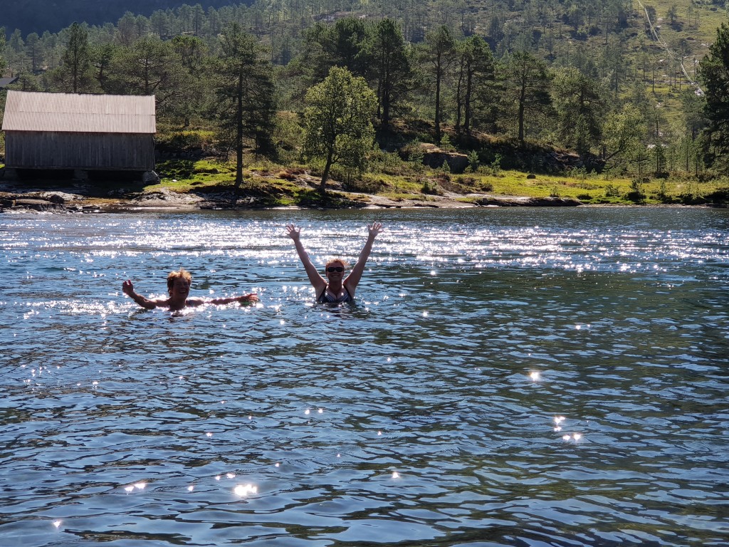 På ein varm sommardag kan ein vere heldig å kunne ta ein dukkert i Gaula, om temperaturen og vassføringa i elva tillet det.