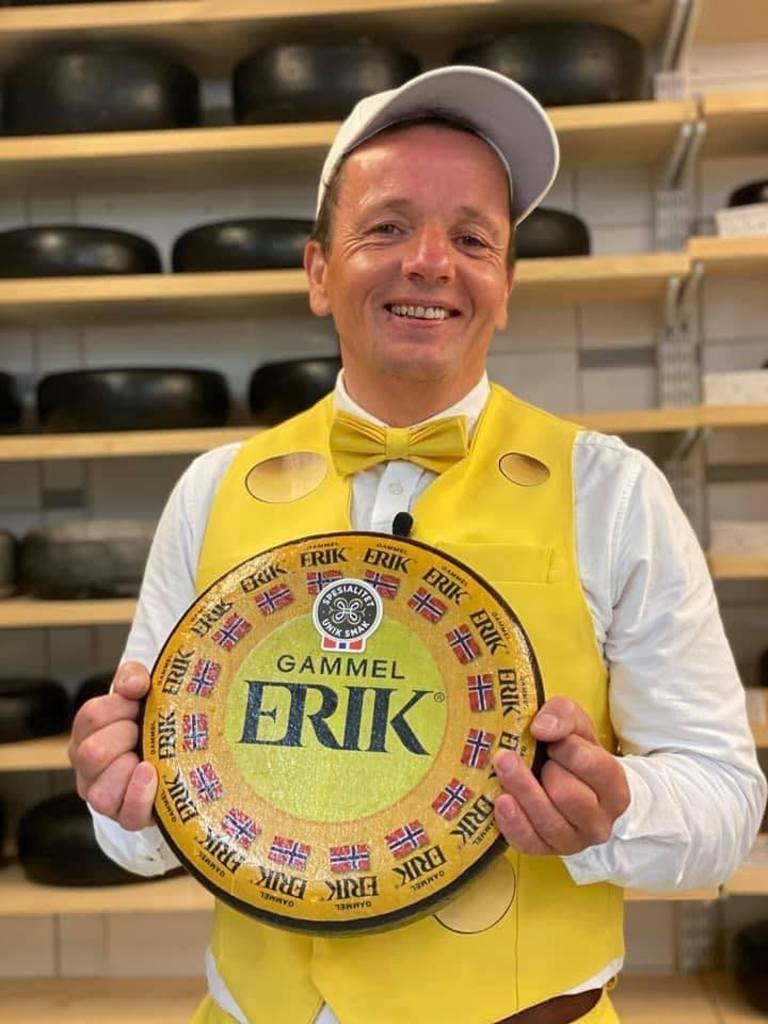 Osten Gammel Erik er selve flaggskipet i vår produksjon. Den største av de to variantene lagres i opptil ett år.