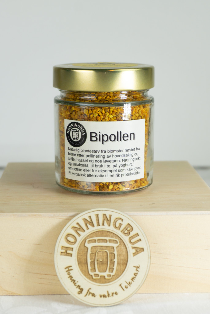 Naturlig plantestøv fra blomster, høstet fra biene etter pollinering av hovedsakelig or,
selje, hassel og noe løvetann. Næringsrikt og smaksrikt, til bruk i te, på
yoghurt, i smoothies
eller for eksempel som kakepynt. Et vegans alternativ til en rik proteinkilde.
