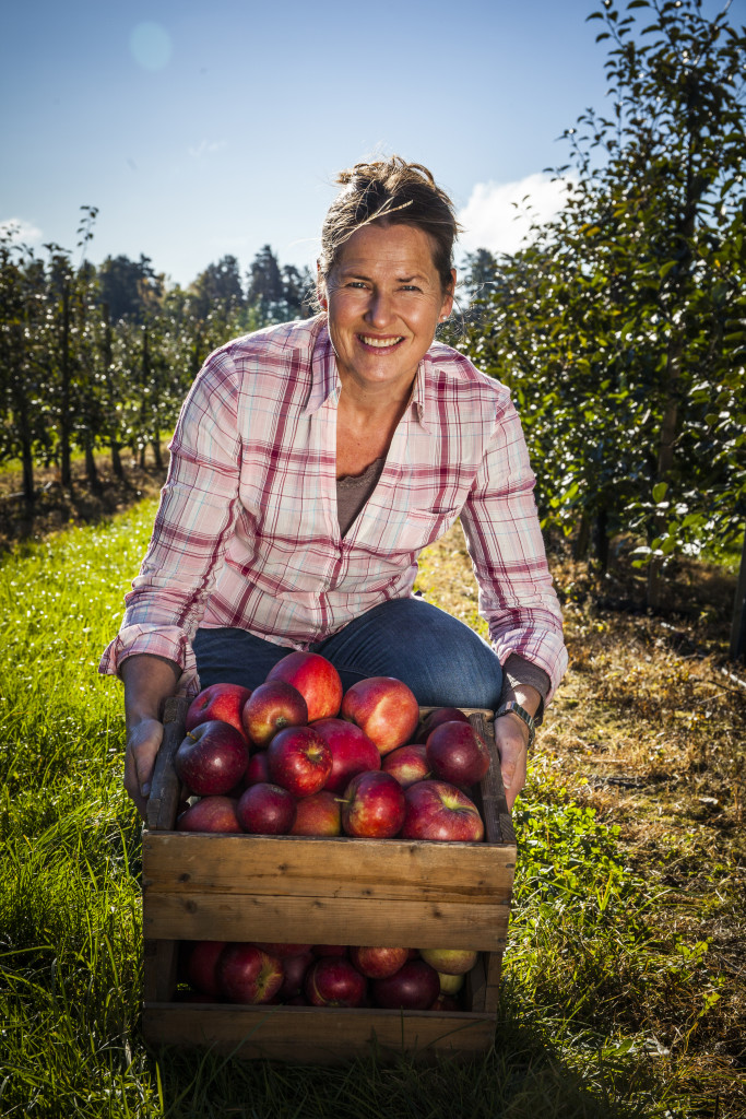 Eplebonde Merete Hyggen, 6 generasjon på Hyggen gård.