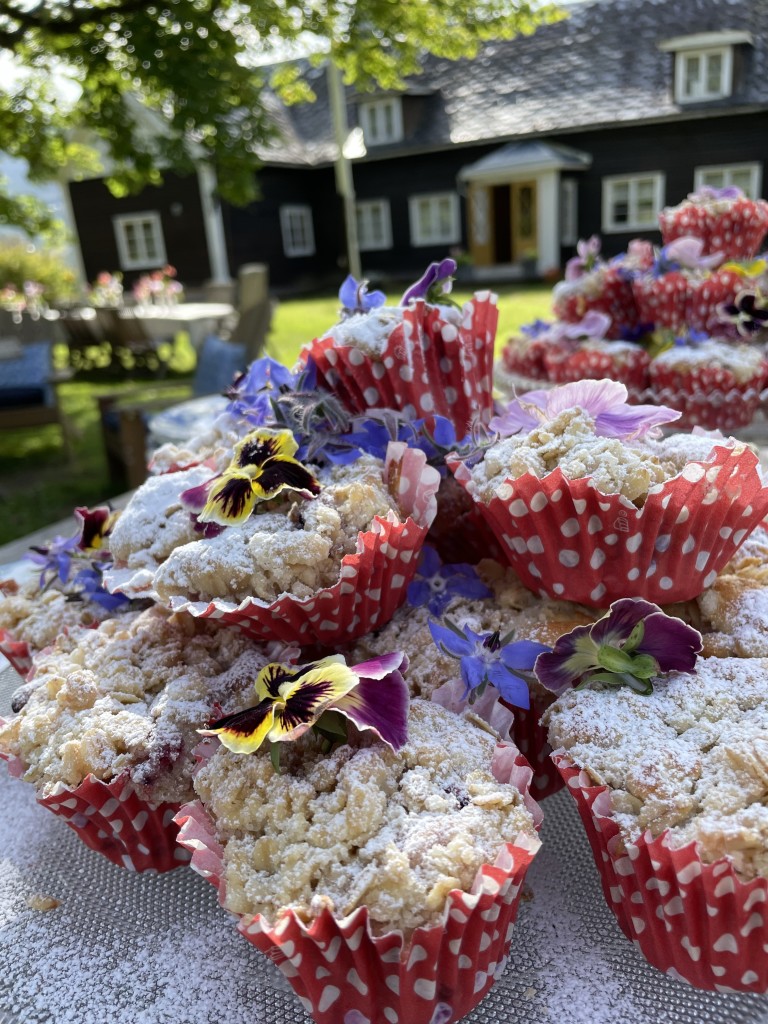 Servering på tunet om sommeren