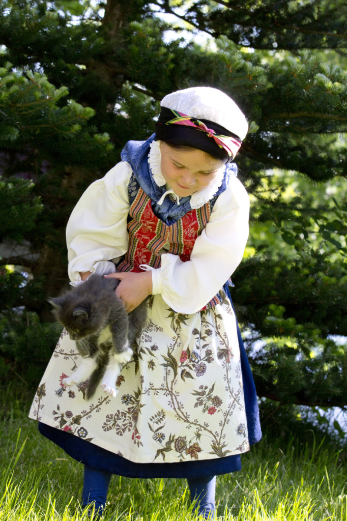 Bunadburet med Nord-Trøndelag Folkedraktsaum, er lokalisert på Bjerkem. Her kan du lære om draktskikken i Nord-Trøndelag fra midten på 1700-tallet og fram til rundt 1840. Du kan oppleve alt mellom omvisninger på 10-40 minutter eller timer med dypdykk i detaljene. Vil du ha deg en bunad, så kan du kjøpe en her, eller melde deg på kurs. Nord-Trøndelag folkedraktsaum arrangerer årlige kurs for alle som ønsker å sy bunaden sin selv.