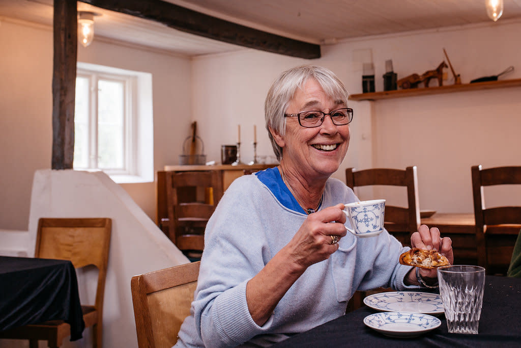 Kaffe og snurr på båsen.