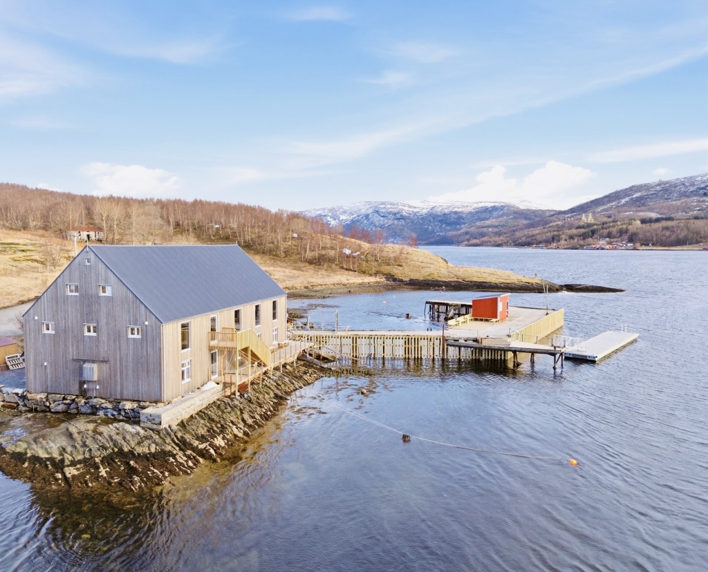 Saltbrygga, her holder Saltfabrikken Arctic Salt til, ved verdens strekeste malstraum