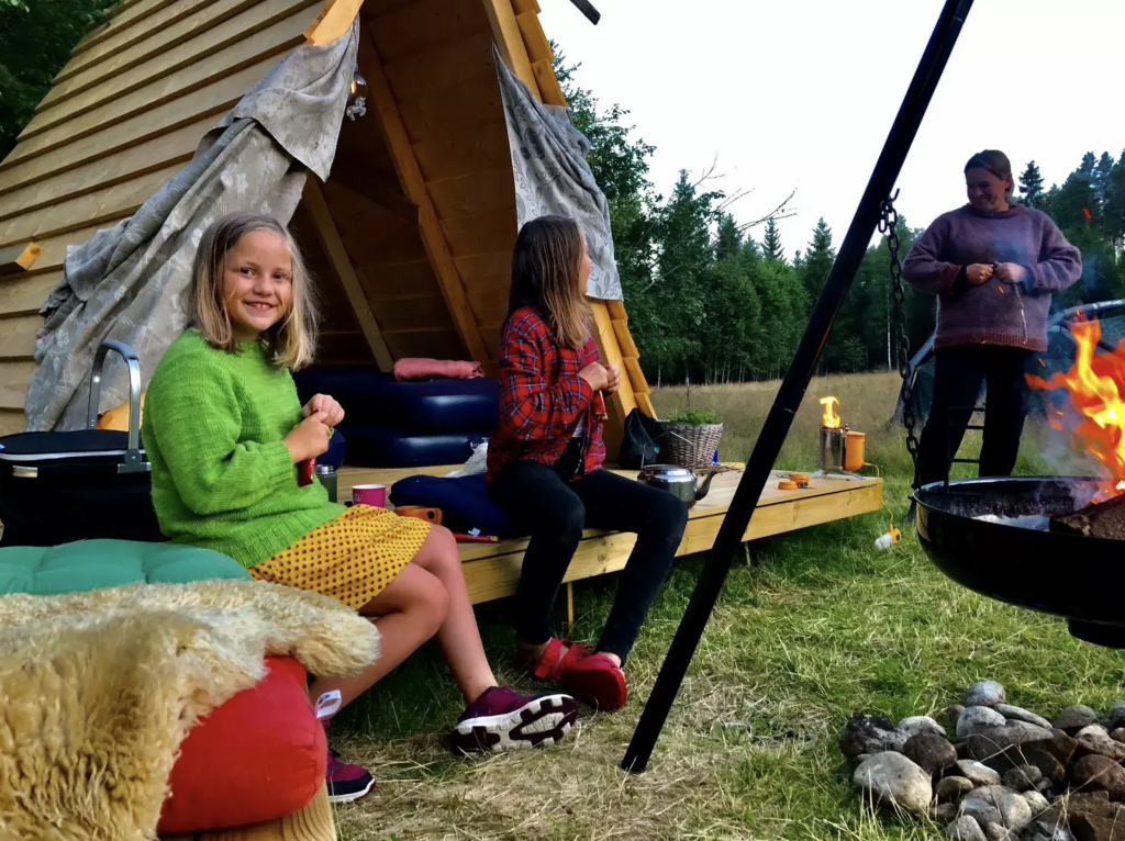 Er ikke dette glamping, så vet ikke vi. (Simple life close to nature)