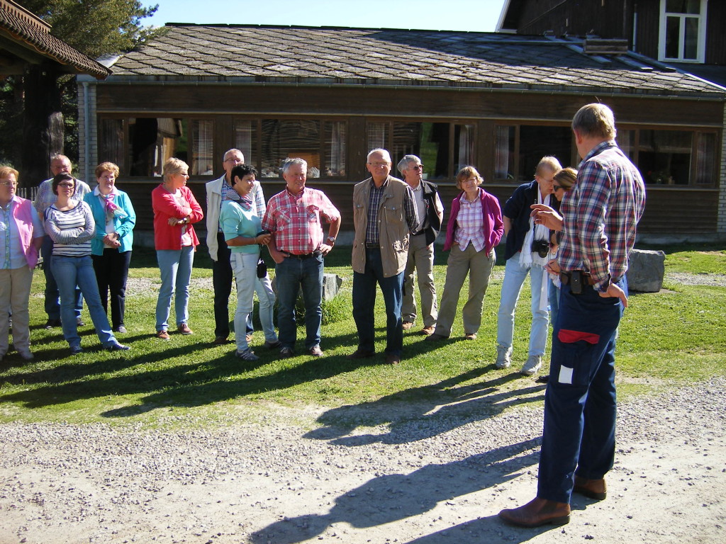Gardbrukarar frå Tyskland interesserte i gardsdrifta på Sve Gard.