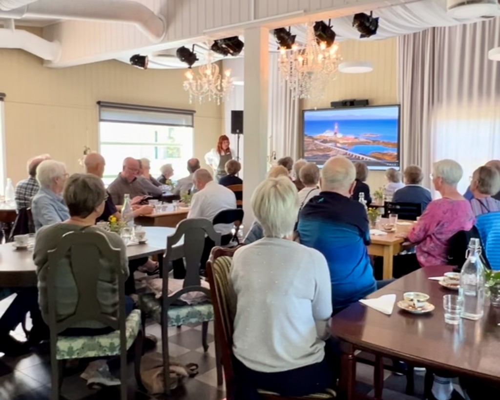 Vi tilbyr også perfekte løsninger for bedriftsarrangementer som møter, konferanser og workshops. Våre lokaler på Tranøy Fyr og Fyrverket er utstyrt med alt du trenger for å gjennomføre vellykkede forretningsmøter, samtidig som du kan nyte den inspirerende atmosfæren i Tranøy. La naturen og stillheten gi ditt arrangement en ekstra dimensjon av fokus og kreativitet.