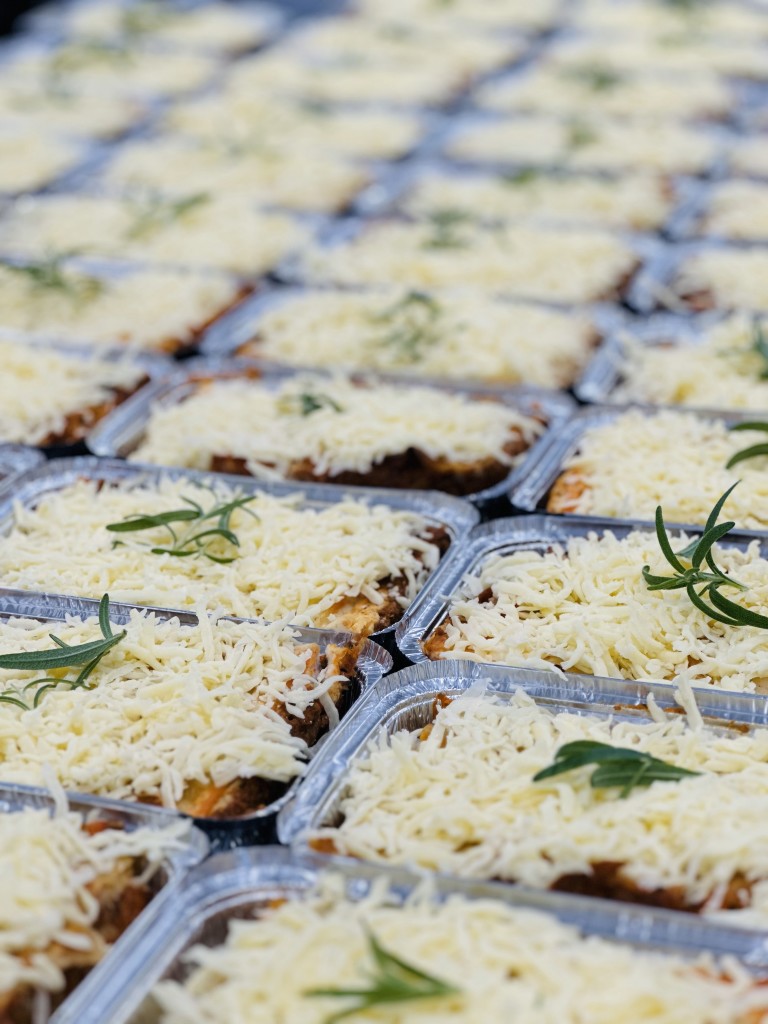 Vi lager forskjellige ferdigmiddager for salg i gårdsbutikken, med utgangspunkt i gårdens råvarer. 
Blant annet lasagne, ertesuppe, kjøttkaker, stroganoff, sheperds pai, medisterkaker.