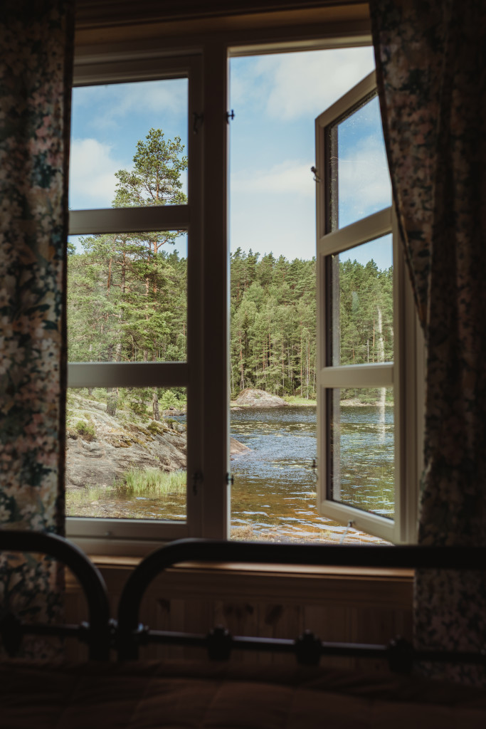 Utsikt fra sengekanten på Klevtangen