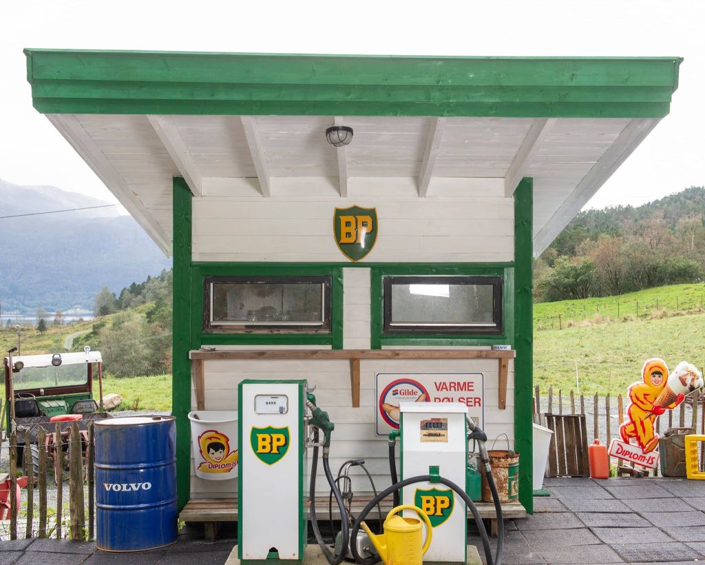 Vår egen lille BP stasjon er åpen under arrangement.