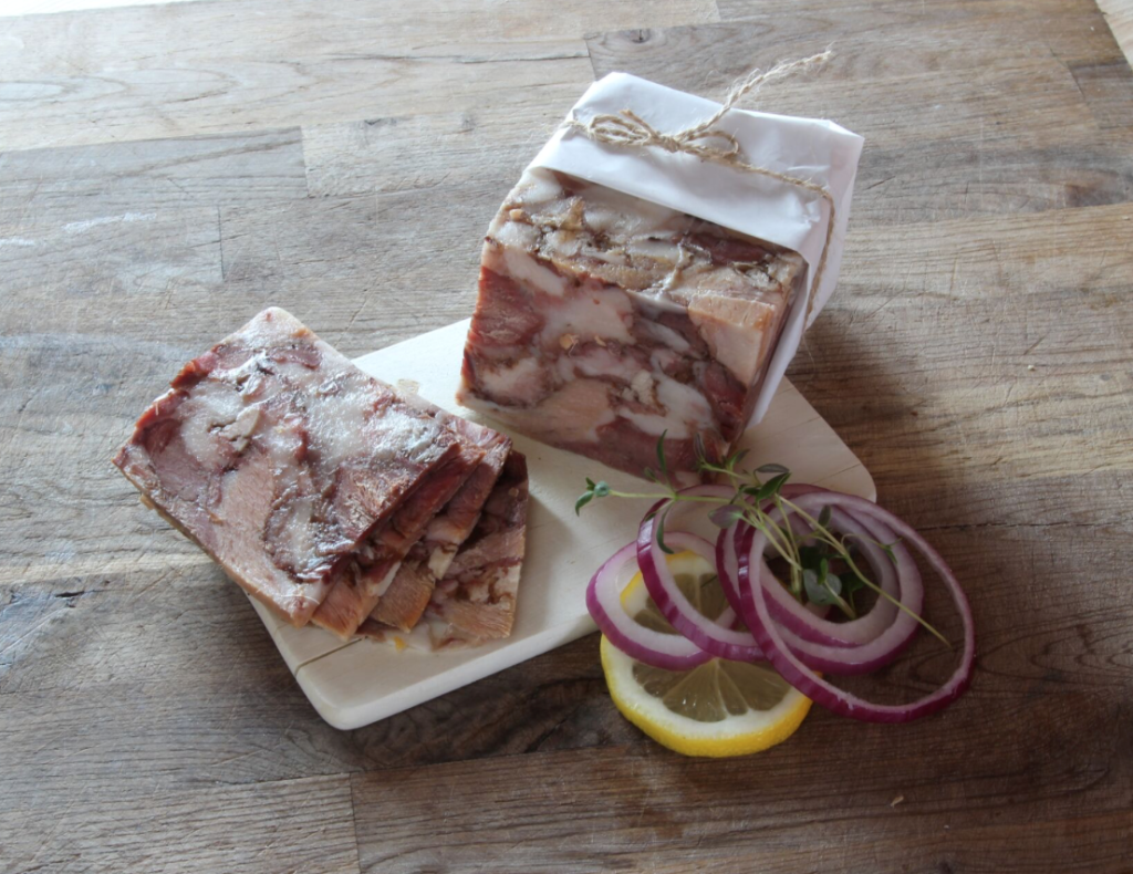 Smaksrikt og tradisjonelt handlaga sylteflesk.
