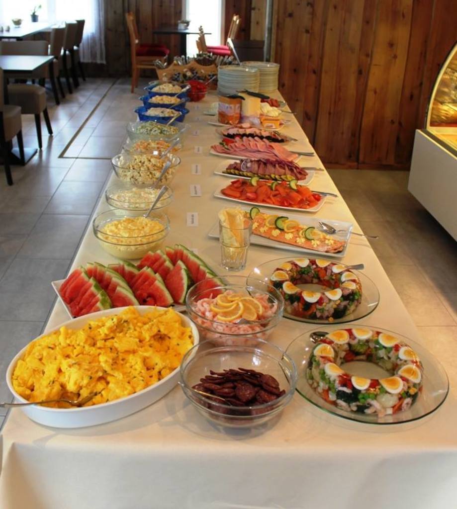 1. Mai frukosten