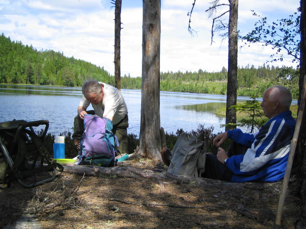 Rast ved ett av Finnskogens mange tjern