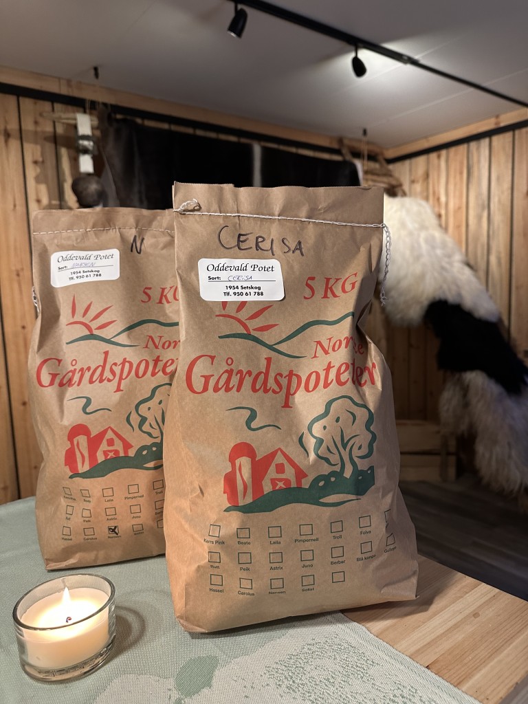 Vi selger potet i 5 kg sekk fra Oddevald Potet på Setskog.