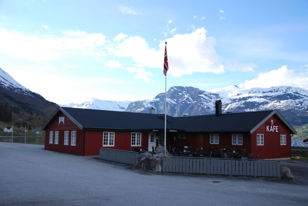 Matstova i Oppstryn med produksjons og serveringslokalet.