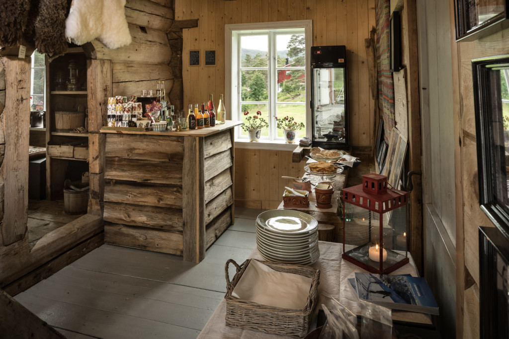 I det freda storehuset har vi sommarkafe