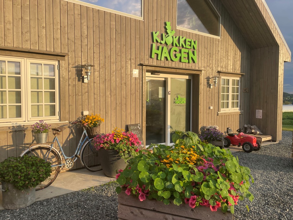 Kjøkkenhagen Gårdsutsalg og Kafe