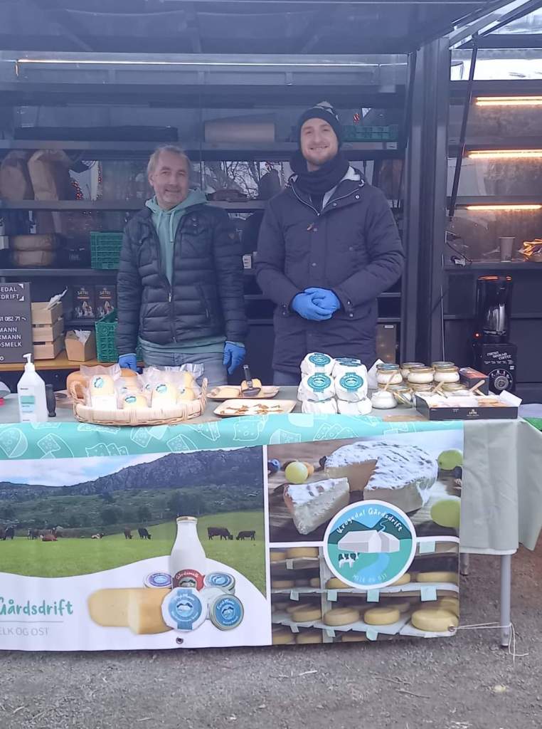 Markedsdag på Stavanger Torg. Du møter oss ofte på Bondens Marked i Rogaland.
