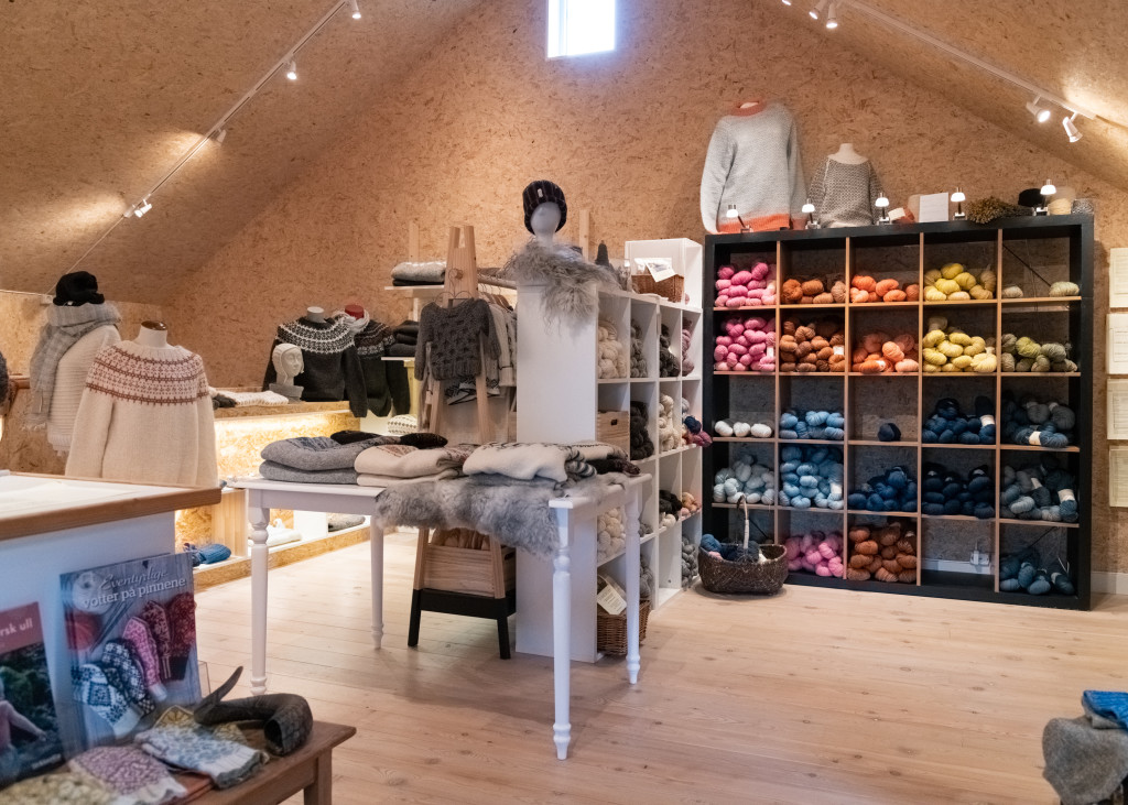 Glimt fra butikken på gården.