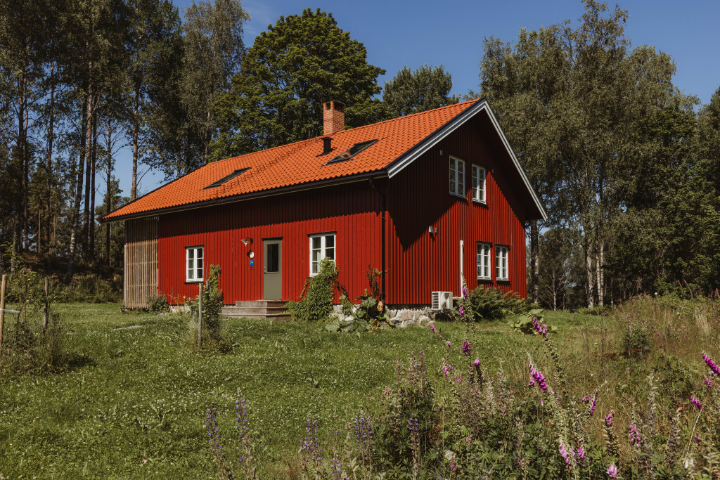Ertehaugen - et småbruk som ligger bare få meter fra innsjøen Store Erte.