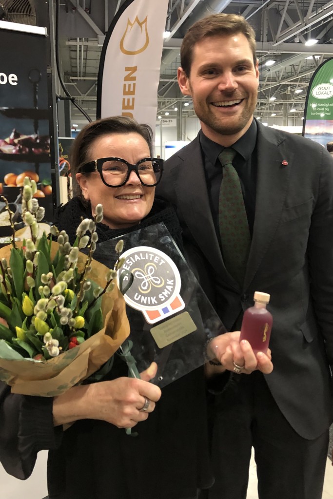 Utdeling av Spesialitet på Geitrams eddiken -UMAMI messen i Oslo av mat -og landbruksministeren 2025.