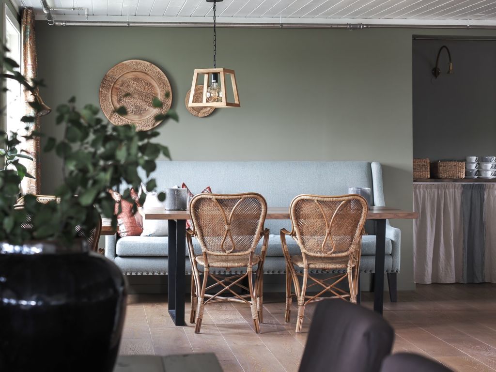 Nyt en nydelig frokost basert på lokale råvarer i vår frokostsal.