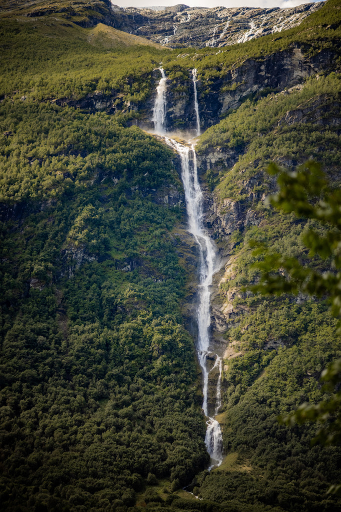 Utigardsfossen, også kjent som Ramnefjellsfossen.