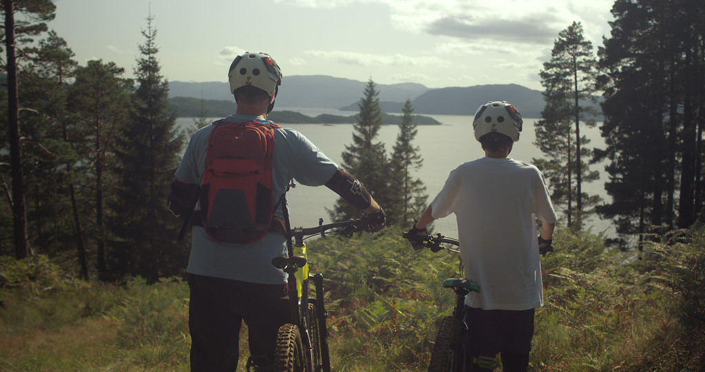 På sykkeltur til Tustna Ladestasjon