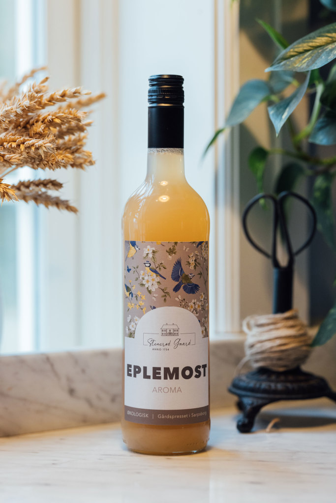 Aroma eplemost fra Stenerød Gård.