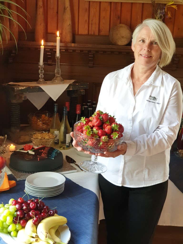 Daglig leder, Eva klar for servering