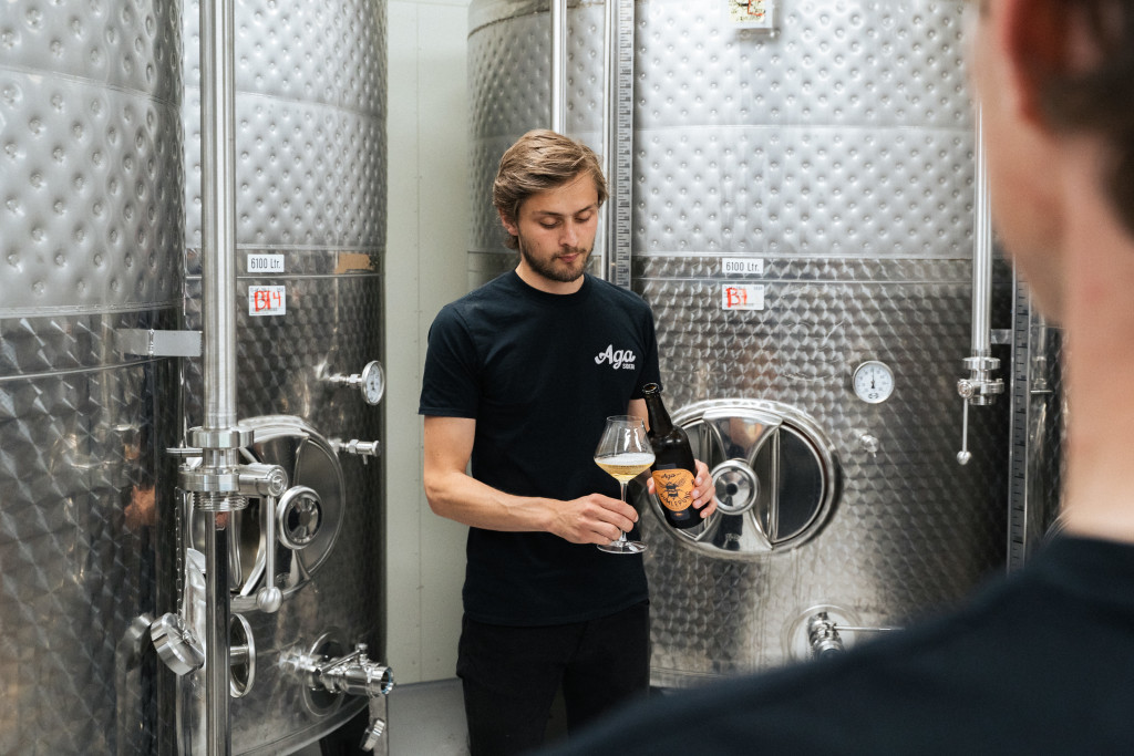 Fotos von der Apfelweinverkostung bei Aga Sideri. Hier im Inneren der Produktionsstätte.