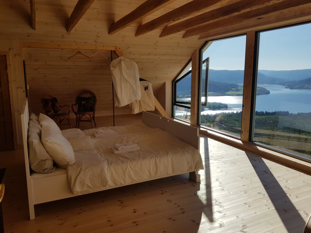 Brudesuite med utsikt mot Randsfjorden.