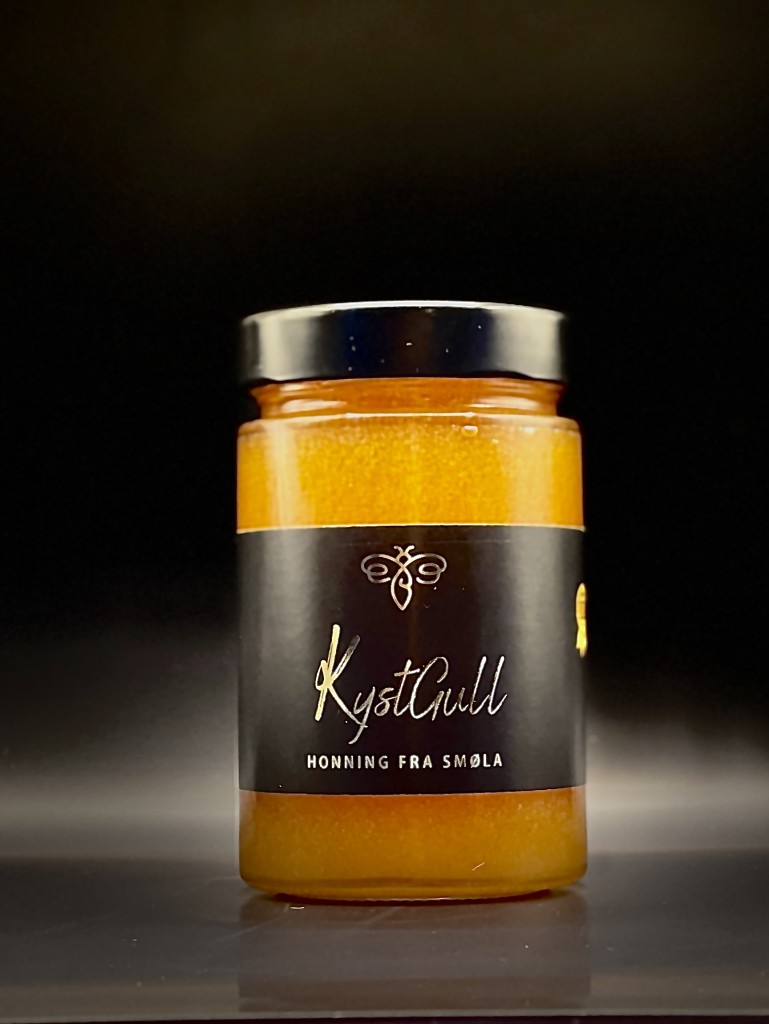KystGull Honning, laget av våre dyktige bier.